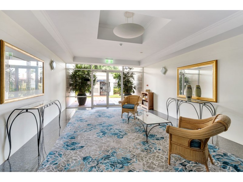 8/73 Spence Street, Cairns City QLD 4870