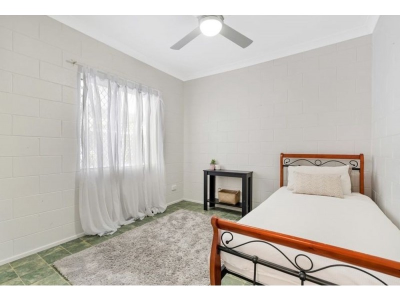 2/527-529 Varley Street, Yorkeys Knob QLD 4878