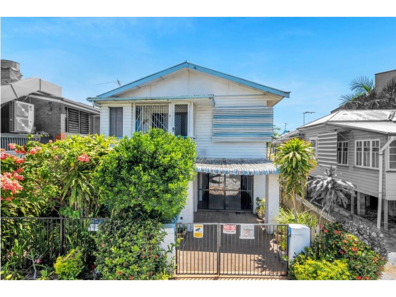 202 Lake Street, Cairns North QLD 4870