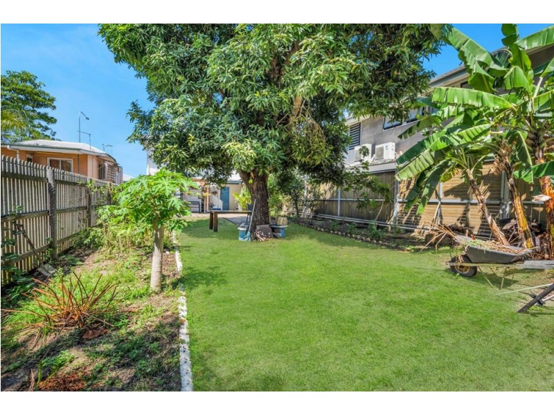 202 Lake Street, Cairns North QLD 4870