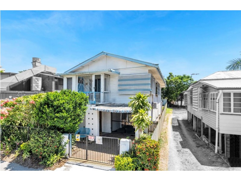 202 Lake Street, Cairns North QLD 4870