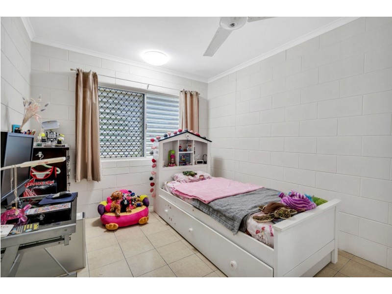 43 Angela Street, Woree QLD 4868