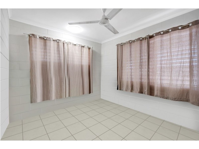 43 Angela Street, Woree QLD 4868