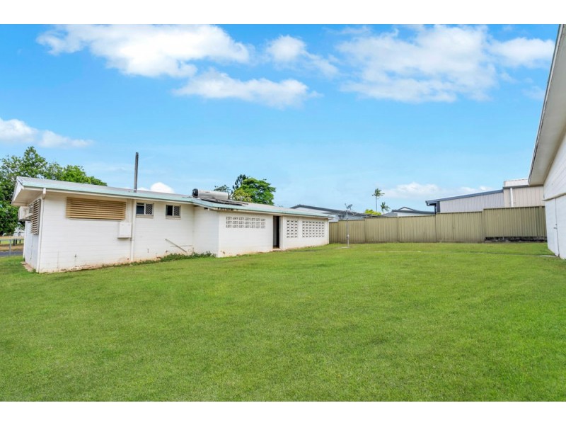 43 Angela Street, Woree QLD 4868