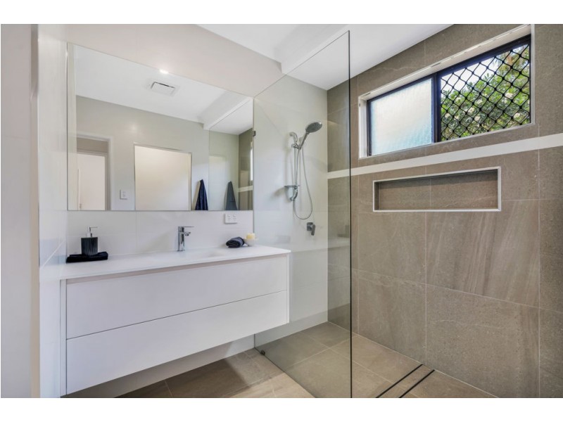 13 Sandpiper Court, Bayview Heights QLD 4868