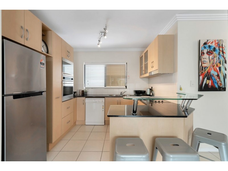 12/77 Spence Street, Cairns City QLD 4870