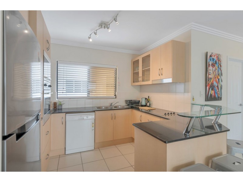 12/77 Spence Street, Cairns City QLD 4870