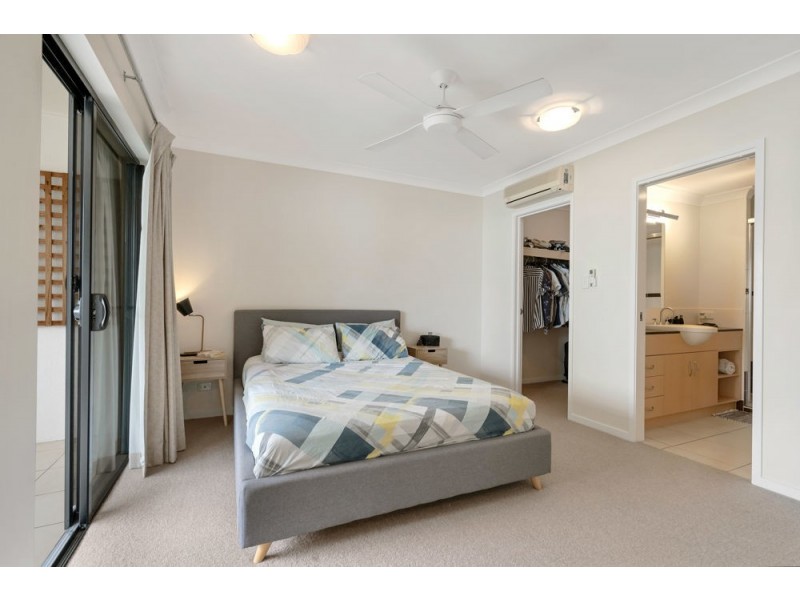 12/77 Spence Street, Cairns City QLD 4870