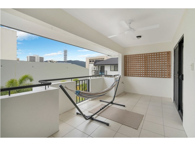 12/77 Spence Street, Cairns City QLD 4870