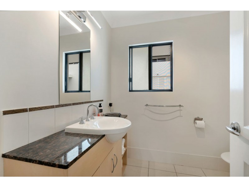 12/77 Spence Street, Cairns City QLD 4870