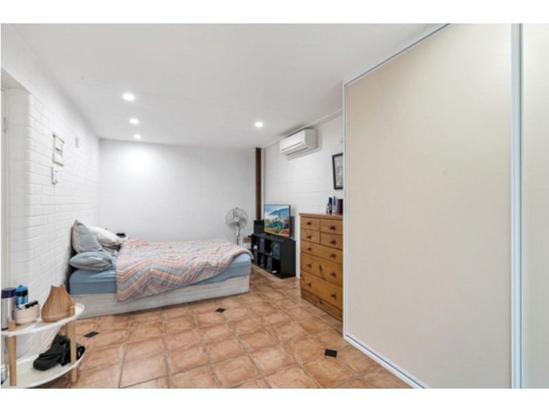 16 Jones Street, Westcourt QLD 4870