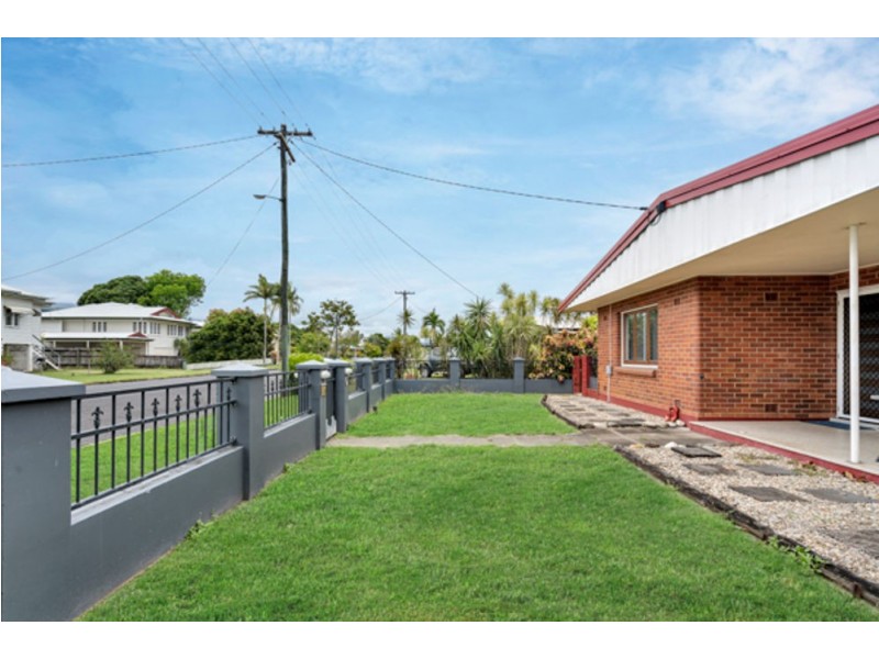 16 Jones Street, Westcourt QLD 4870