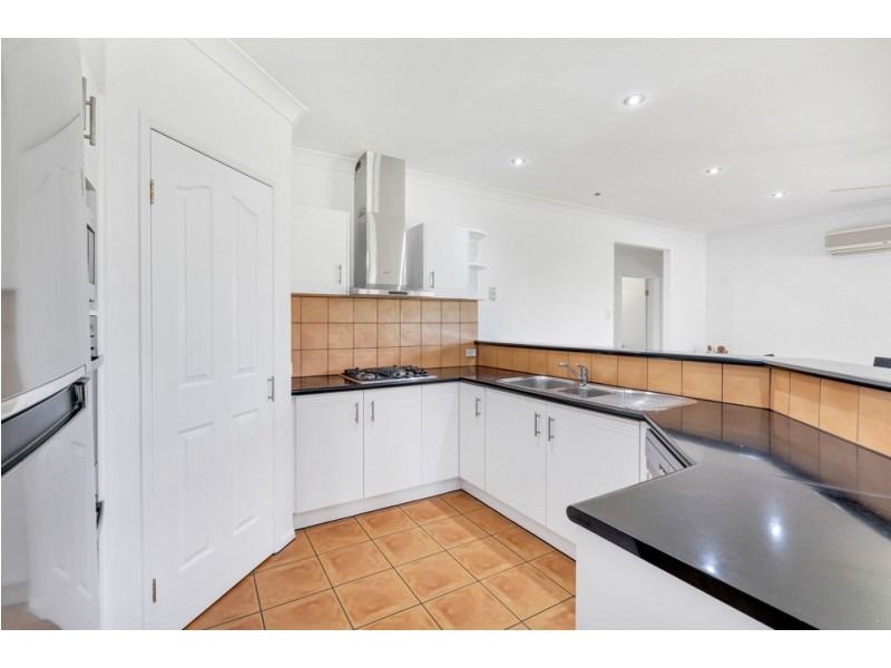 7 Playford Close, Brinsmead QLD 4870