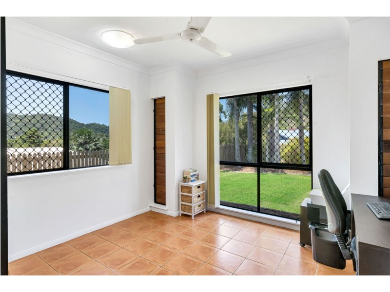 7 Playford Close, Brinsmead QLD 4870