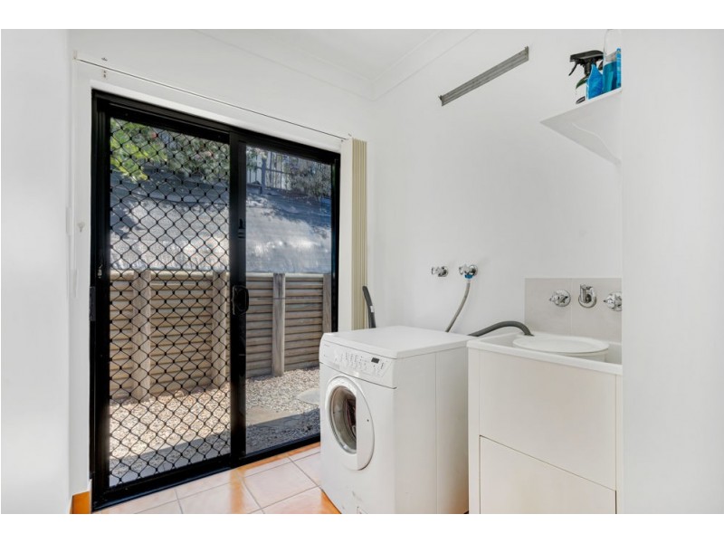 7 Playford Close, Brinsmead QLD 4870