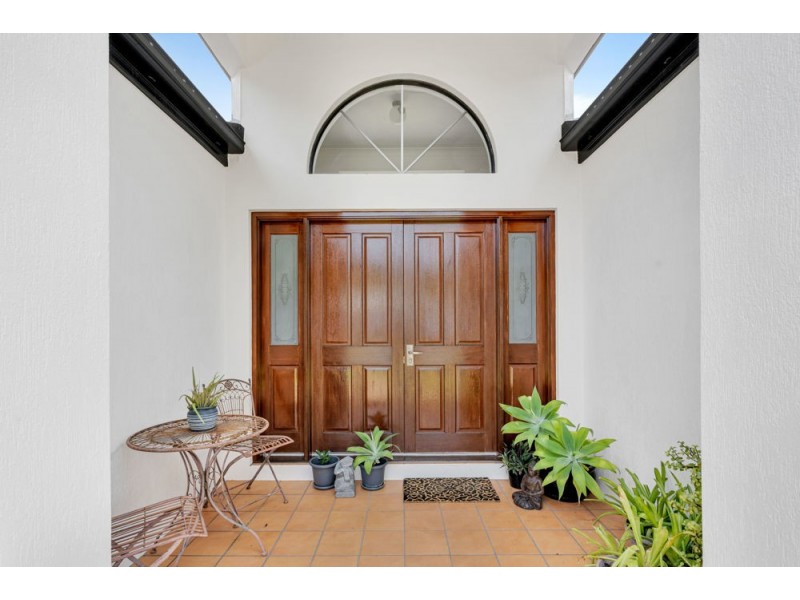 7 Playford Close, Brinsmead QLD 4870