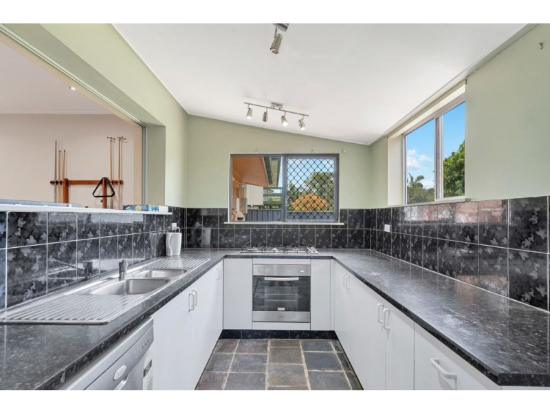 263 Pease Street, Edge Hill QLD 4870