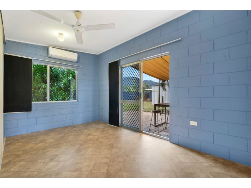 263 Pease Street, Edge Hill QLD 4870