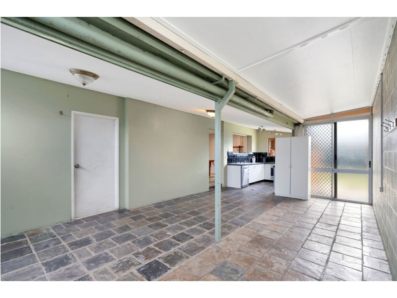 263 Pease Street, Edge Hill QLD 4870