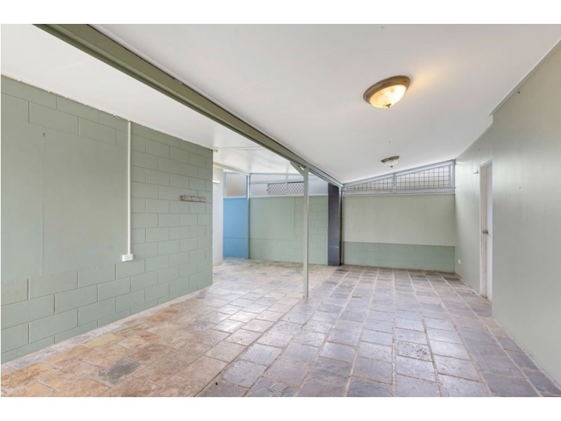 263 Pease Street, Edge Hill QLD 4870