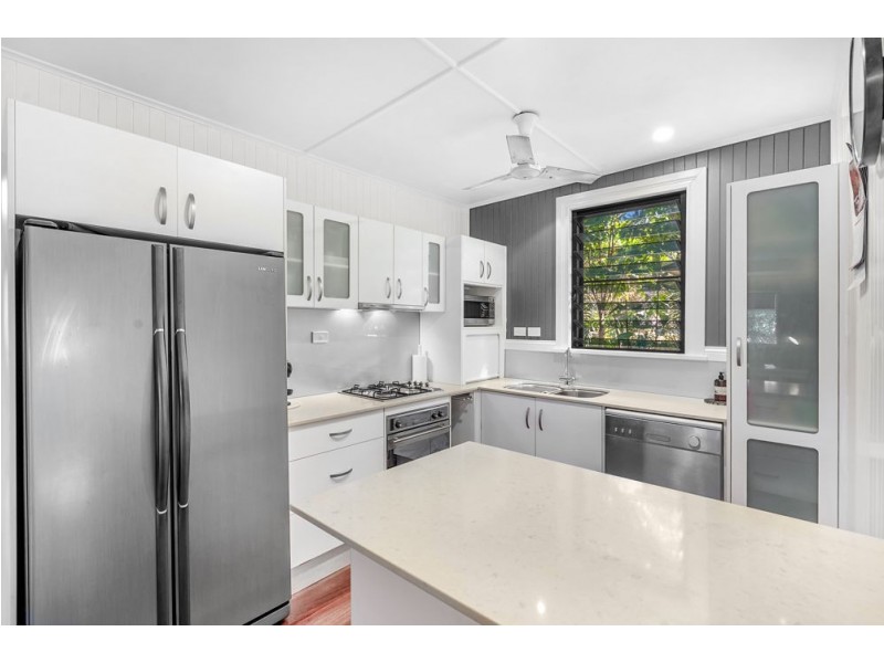 155 Jensen Street, Whitfield QLD 4870