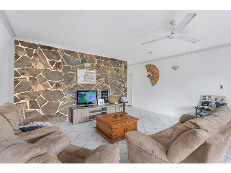 12 Pomona Avenue, Mooroobool QLD 4870