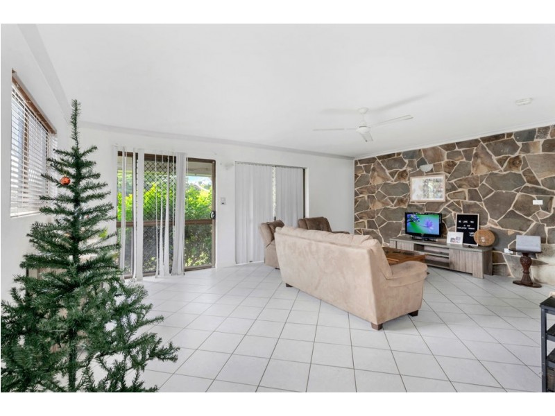 12 Pomona Avenue, Mooroobool QLD 4870