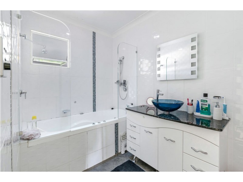 12 Pomona Avenue, Mooroobool QLD 4870