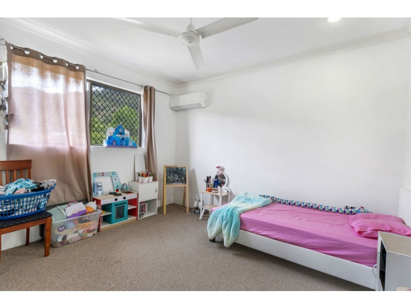 12 Pomona Avenue, Mooroobool QLD 4870