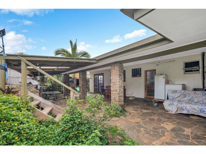 12 Pomona Avenue, Mooroobool QLD 4870