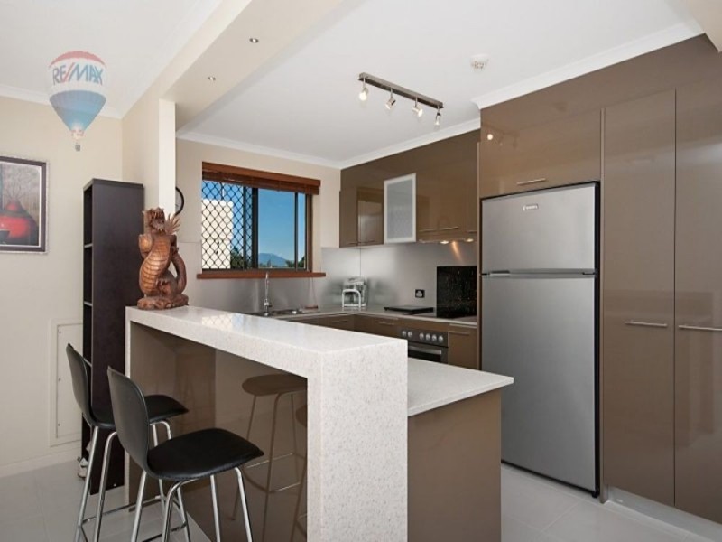 15/249 Esplanade, Cairns North QLD 4870