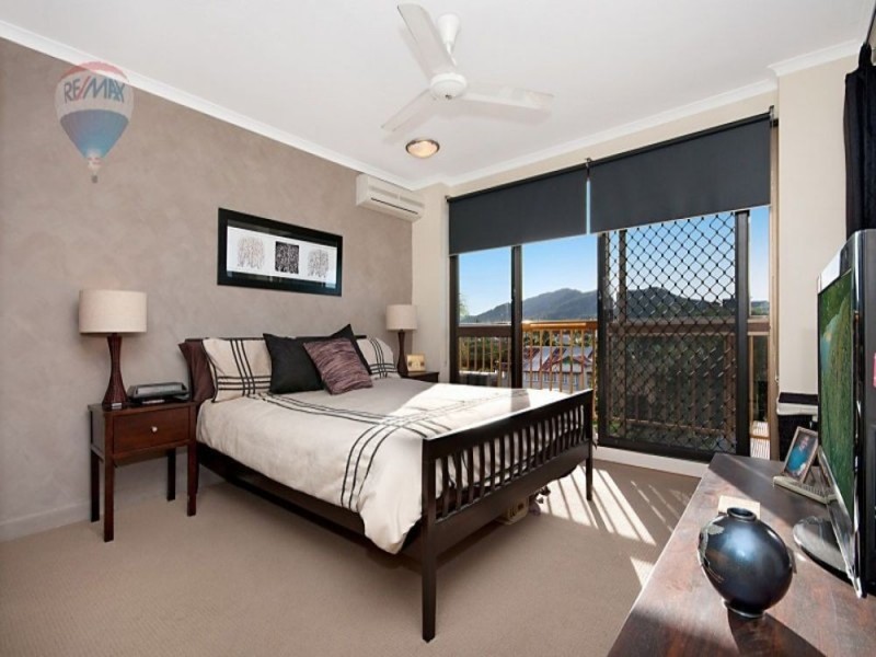 15/249 Esplanade, Cairns North QLD 4870
