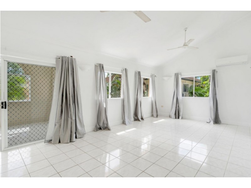10 11 Springfield Crescent, Manoora QLD 4870