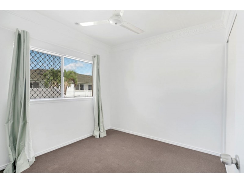 10 11 Springfield Crescent, Manoora QLD 4870
