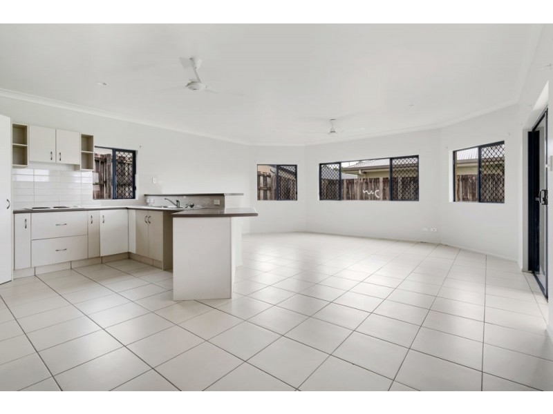 4 Guiness Close, White Rock QLD 4868