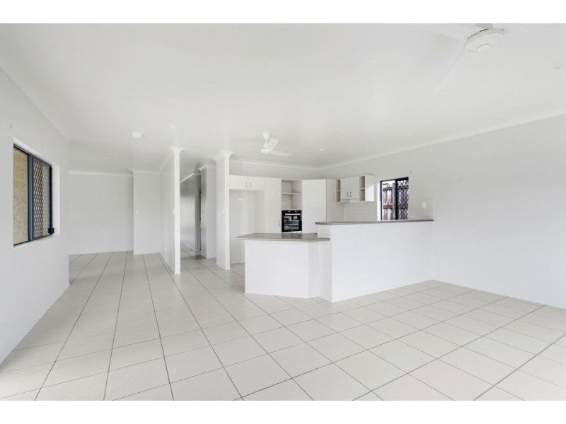 4 Guiness Close, White Rock QLD 4868
