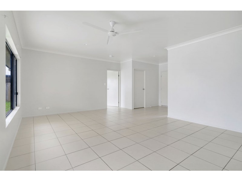 4 Guiness Close, White Rock QLD 4868