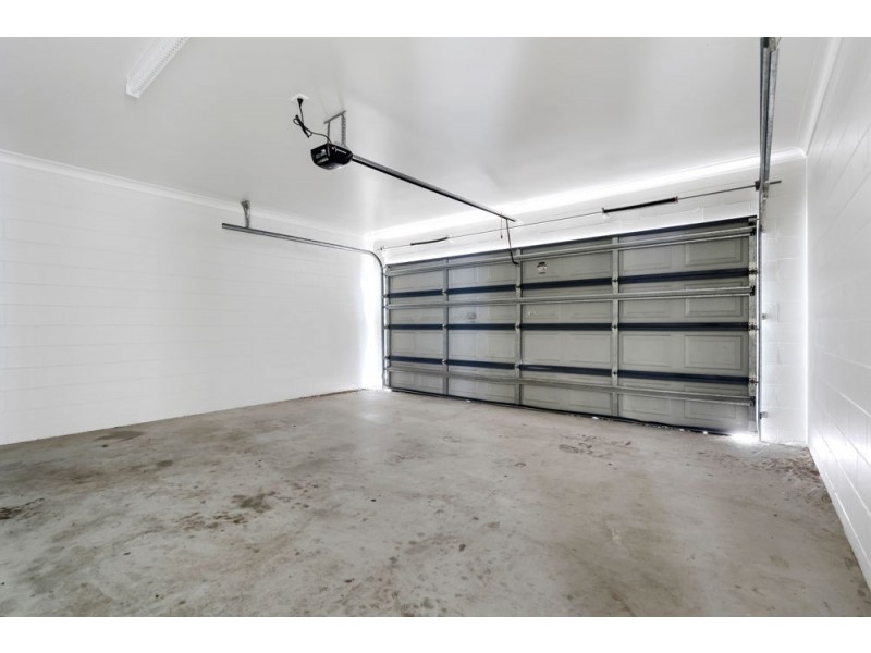 4 Guiness Close, White Rock QLD 4868