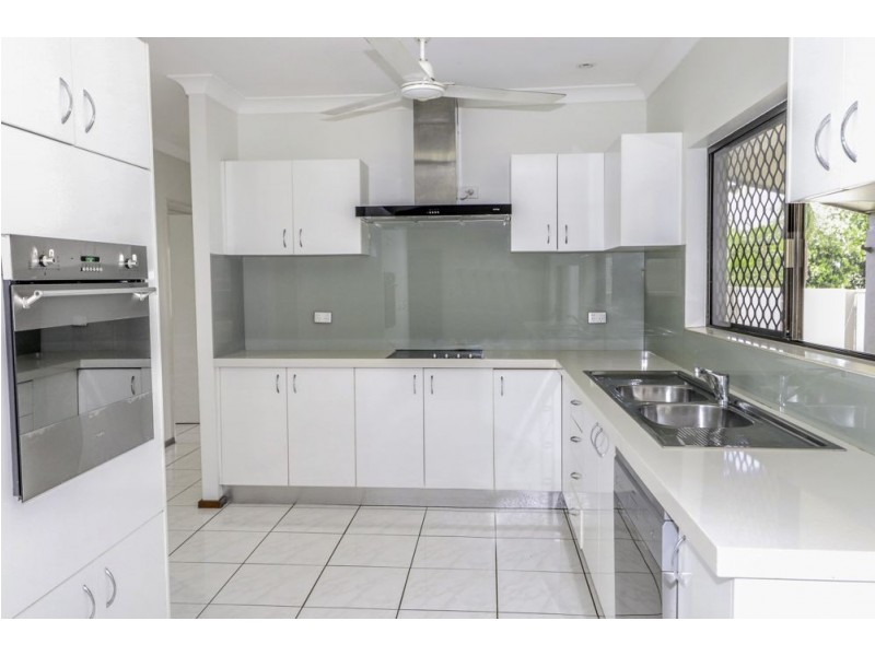 18 Rogers Close, Whitfield QLD 4870