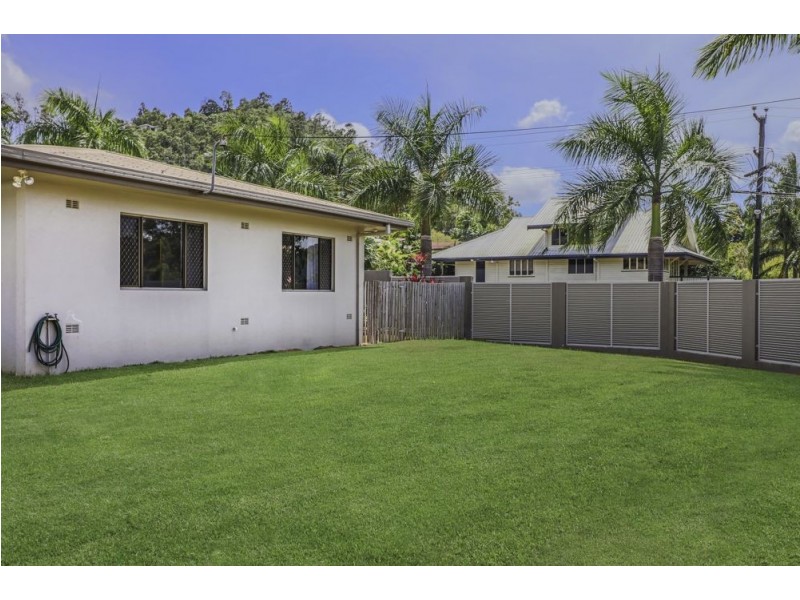 18 Rogers Close, Whitfield QLD 4870