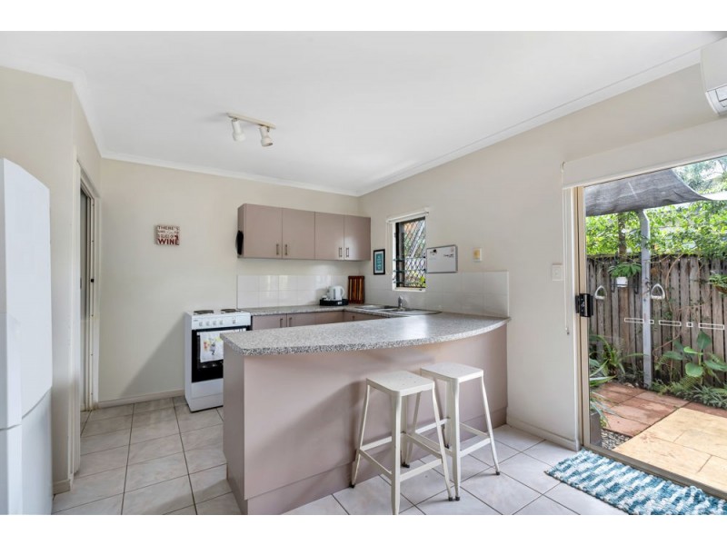2/25 Rutherford Street, Yorkeys Knob QLD 4878