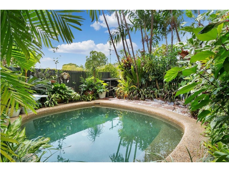 2/25 Rutherford Street, Yorkeys Knob QLD 4878