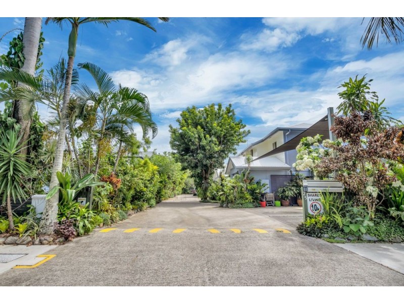 2/25 Rutherford Street, Yorkeys Knob QLD 4878