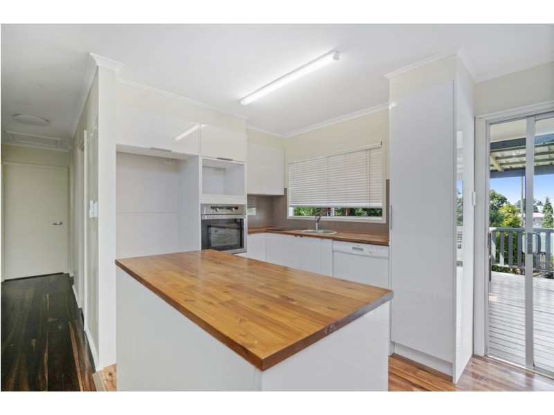 10 Scenic Street, Bayview Heights QLD 4868