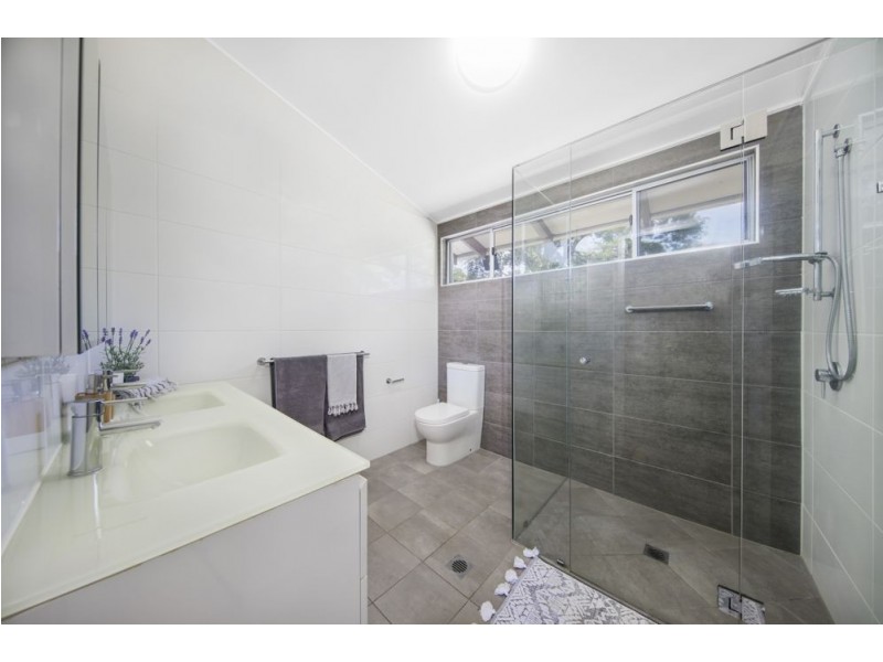 18 Torrance Avenue, Edge Hill QLD 4870