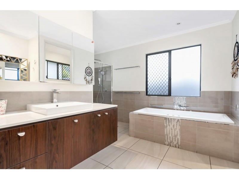 45 Springbrook Avenue, Redlynch QLD 4870