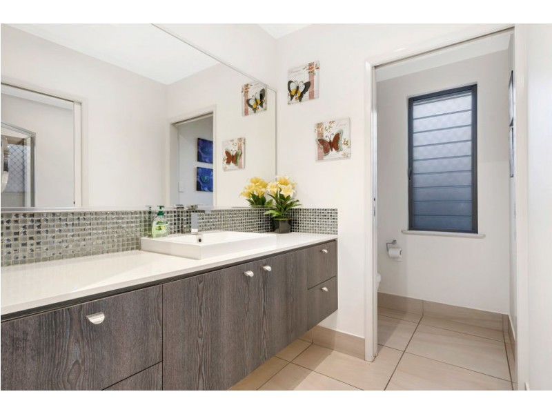 45 Springbrook Avenue, Redlynch QLD 4870