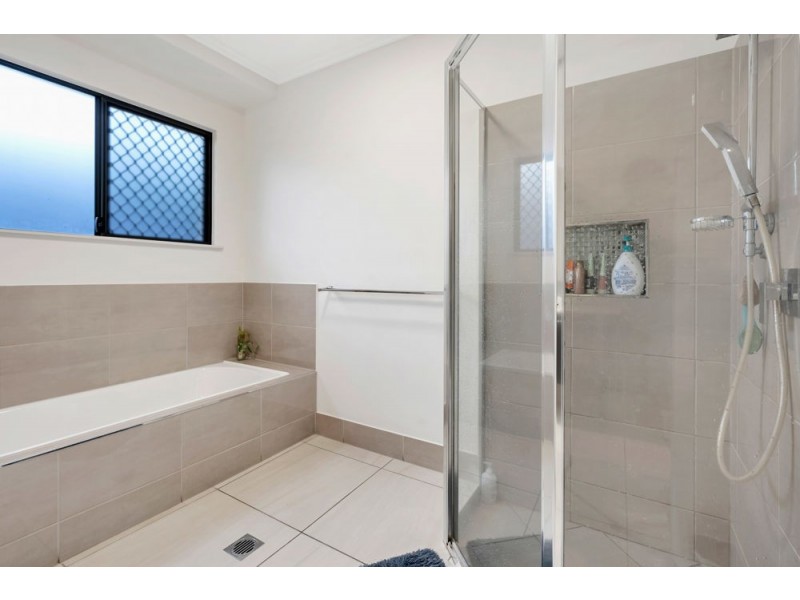 45 Springbrook Avenue, Redlynch QLD 4870