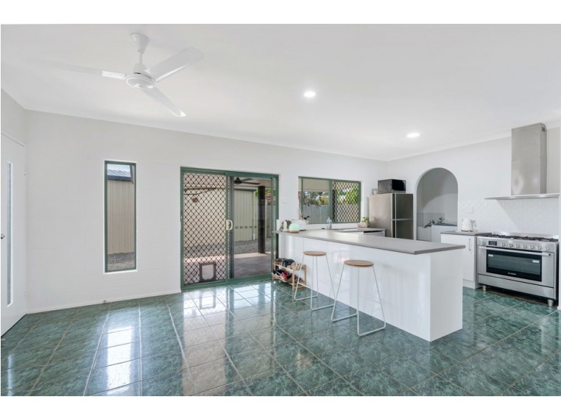 11 Venus Battery Close, Edmonton QLD 4869