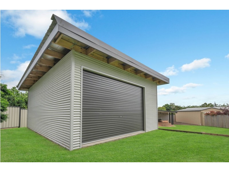 11 Venus Battery Close, Edmonton QLD 4869